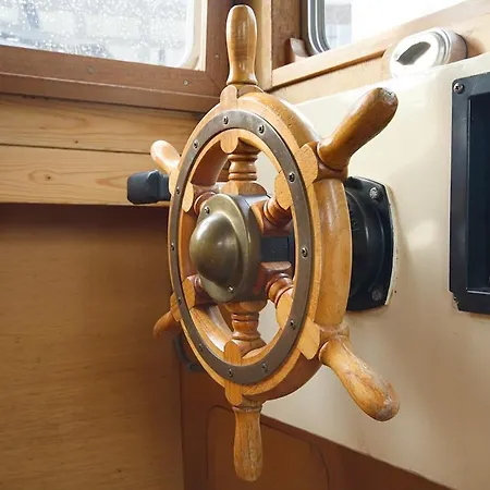 Botel Orginal Dutch Houseboat Center 'zijp' *