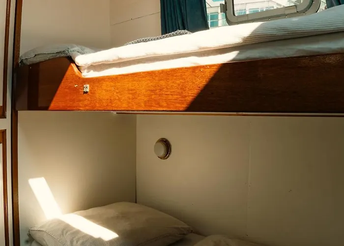 Orginal Dutch Houseboat Center 'zijp' * Amsterdam