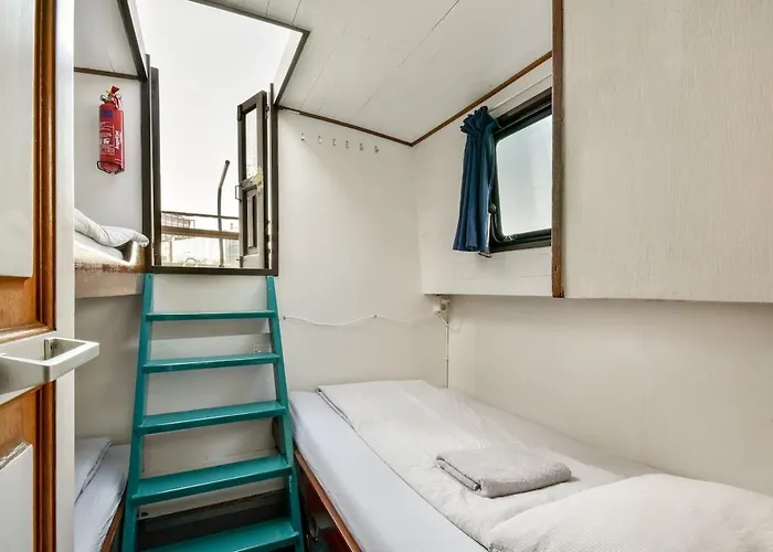 Botel Orginal Dutch Houseboat Center 'zijp' *
